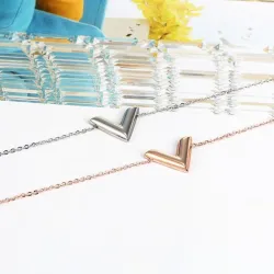 Stereoscopic V Charm Bracelet - Titanium SteelArmbanden