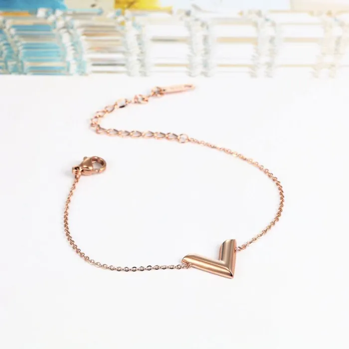Stereoscopic V Charm Bracelet - Titanium SteelArmbanden