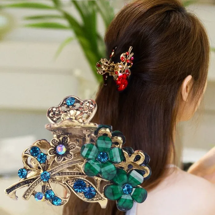 Elegante haarklem met kristallen bloemenHaarspelden