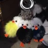 Pluizige harige pompon met kuikens - sleutelhangerSleutelhangers