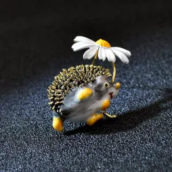 Kleine egel met een bloem - brocheBroches