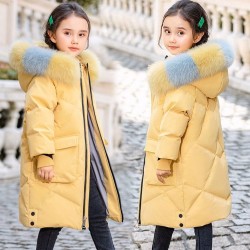 Gewatteerde katoenen lange jas - met een kleurrijke bontcapuchon - voor meisjesClothing