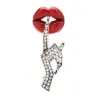 Kristallen hand met rode lippen - sexy brocheBroches