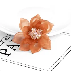 Bloem met kristallen - elegante brocheBroches