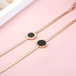 Roségouden armband - zwarte ronde hanger met Romeinse cijfersArmbanden