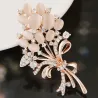 Vintage opaal bloem - kristallen brocheBroches