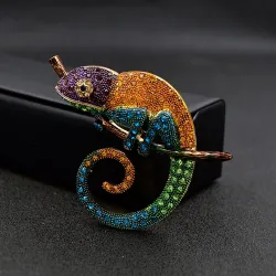 Crystal chameleon / lizard - elegant broochBrooches