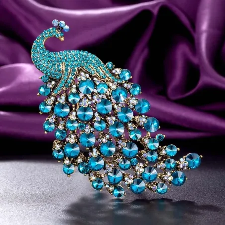 Luxe broche met grote kristallen pauwBroches