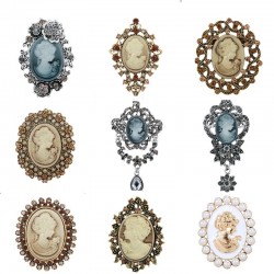 Vintage brooch - crystal cameoBrooches