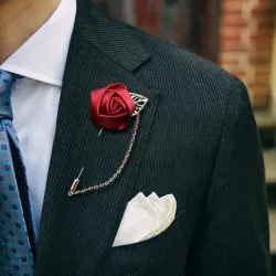 Golden brooch with rose / chain - unisexBrooches