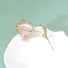 Elegante broche met opaal / kristallen tulpBroches