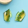 Blad met een zijderups - kristallen brocheBroches