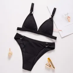 Sexy geribbelde bikiniset - push up - metalen versieringenBadkleding