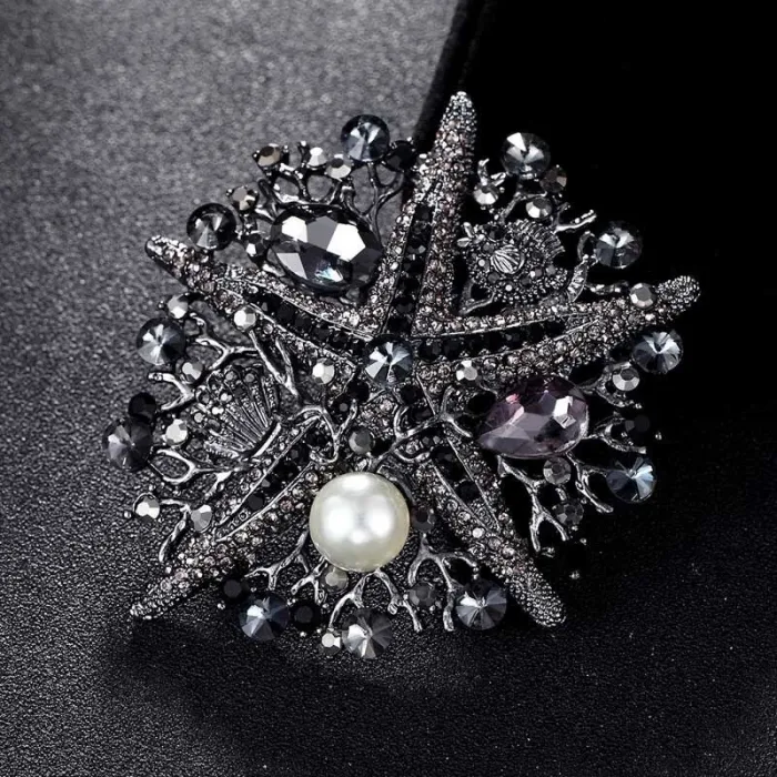 Crystal sea star with pearl - vintage broochBrooches
