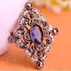 Fashionable flower brooch with crystals