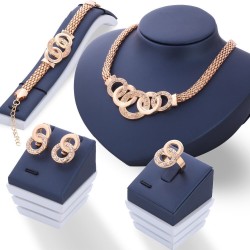 Modieuze rosé gouden sieradenset - met kristallen / parels - ketting / oorbel / armband / ringSieradensets