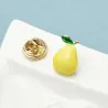 Trendy broche met gele peerBroches