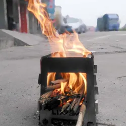 Hout/alcohol kachel - opvouwbaar - outdoor / camping BBQ - RVS - met tasBarbecue - BBQ
