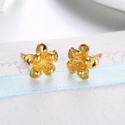 Flower shaped stud earrings - gold platedEarrings