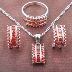 Elegante sieradenset - met rode zirkonia - halsketting - oorbellen - ringSieradensets