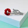 Kristallen broche - rode lippen / Be Quiet gebaarBroches