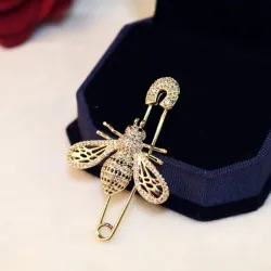 Shiny gold bee - crystal broochBrooches