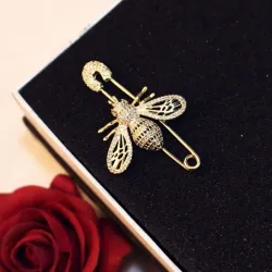Shiny gold bee - crystal broochBrooches