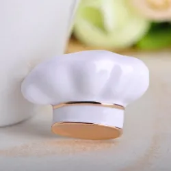 White chef's cap - broochBrooches