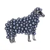 Schaap broche met parelsBroches