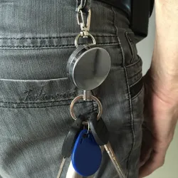 Intrekbare staaldraad - elastische ketting - roestvrijstalen sleutelhangerSleutelhangers