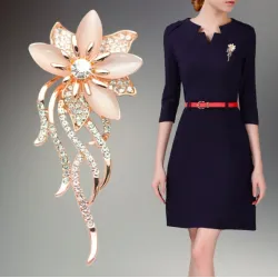 Opaal kristallen bloem - elegante brocheBroches