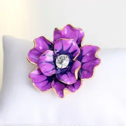 Purple flower with crystal - pin broochBrooches