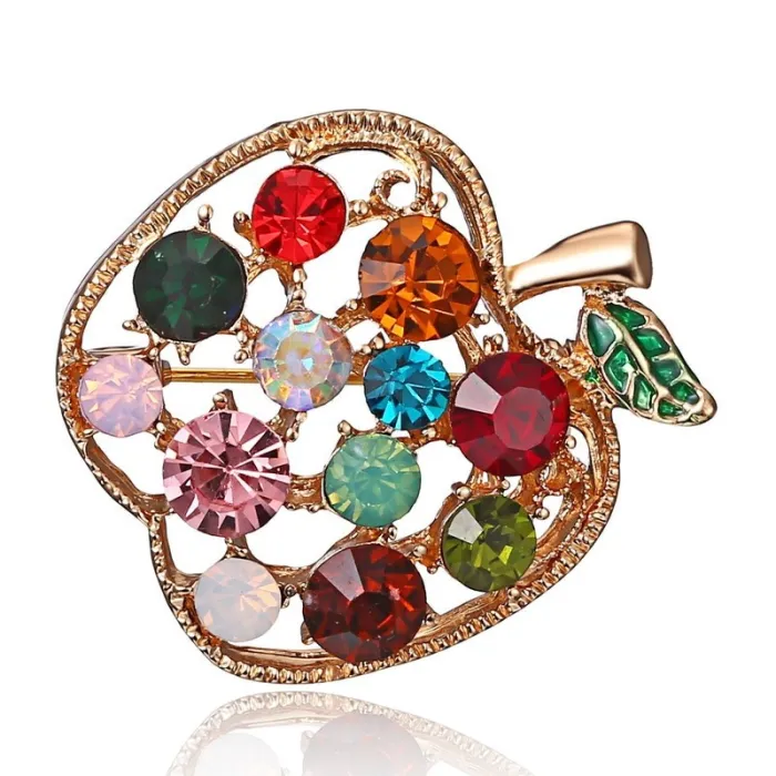 Appelvormige broche met kristallenBroches