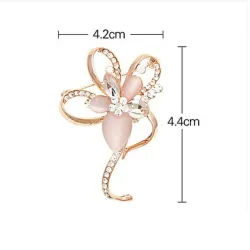 Roze opaal bloem met kristallen - elegante brocheBroches