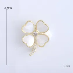 Broche klavertje vier - schelp / kristalBroches