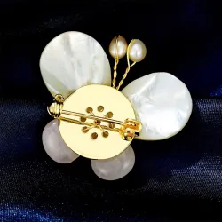 Parelmoer schelp vlinder - met kristallen / parelsBroches