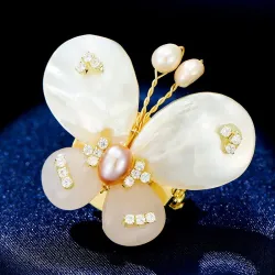 Parelmoer schelp vlinder - met kristallen / parelsBroches