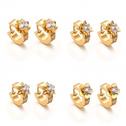Gold stud earrings with zirconia