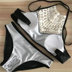 Lace bikini set with push upBadkleding