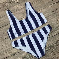 Gestreept badpak - bikinilijn met push-upBadkleding
