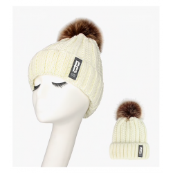 Warm winter wool hat with pom pomPetten & Hoeden