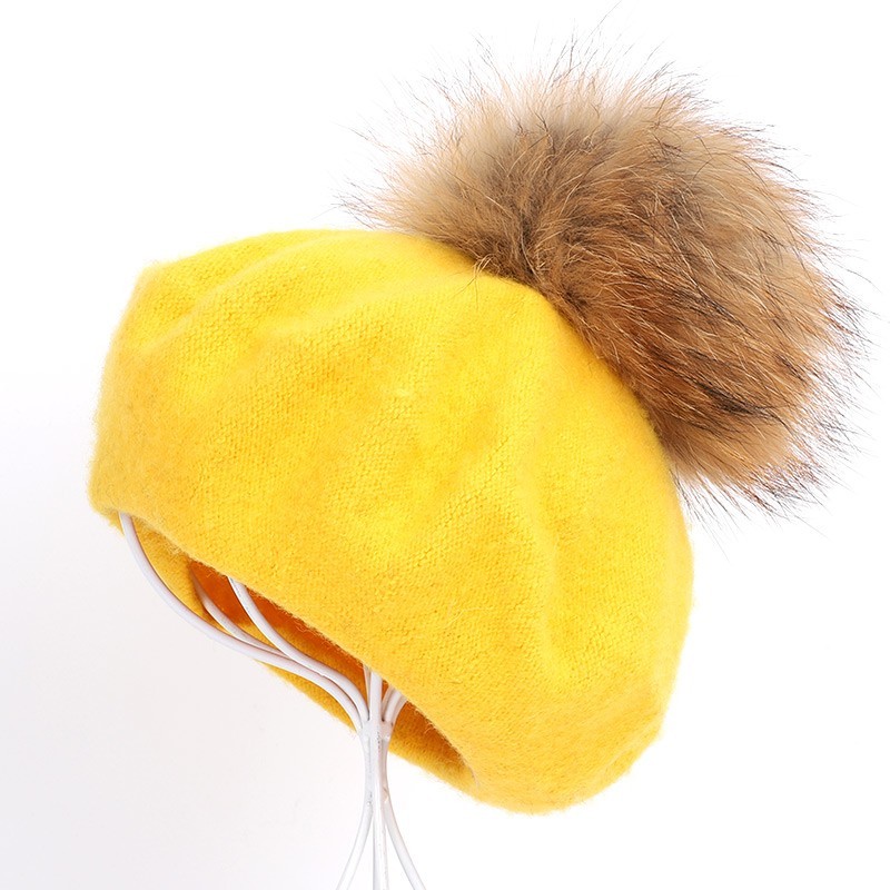 Elegant beret with fur pom-pomHats & Caps