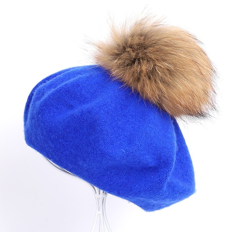 Elegant beret with fur pom-pomHats & Caps
