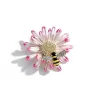 Crystal bee and daisy - an elegant broochBroches